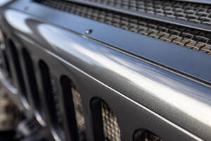 up close image of hummer h1 grill